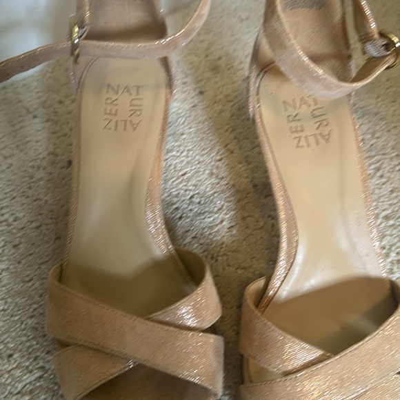 Naturalizer heels - Picture 2 of 6